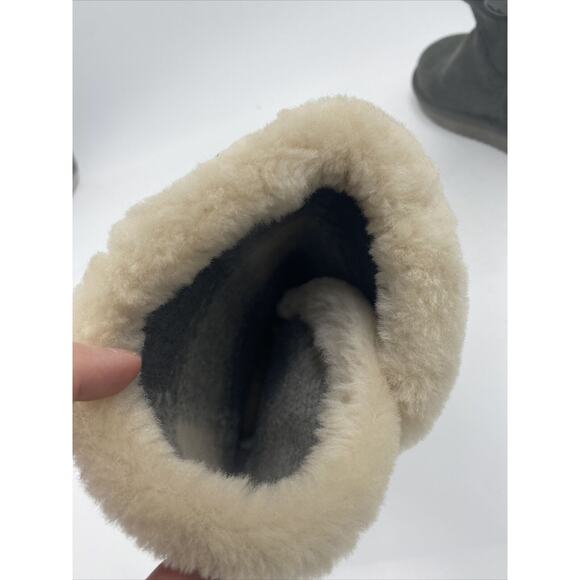 Koolaburra By Ugg Gray Suede Short Faux Fur Button Boots Women's sz 5 - Picture 7 of 13